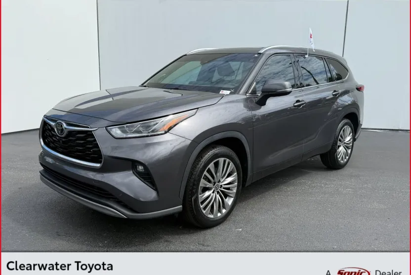 2022 Toyota Highlander Platinum photo 1