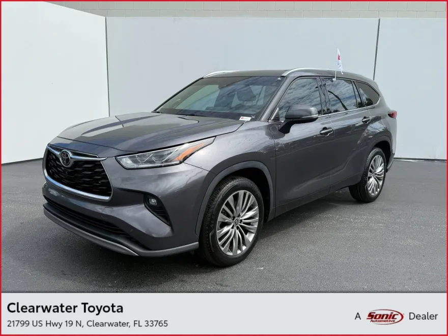 2022 Toyota Highlander Platinum photo 1
