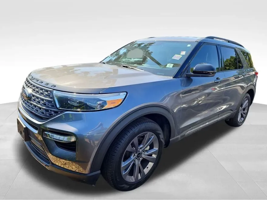 2022 Ford Explorer XLT photo 1