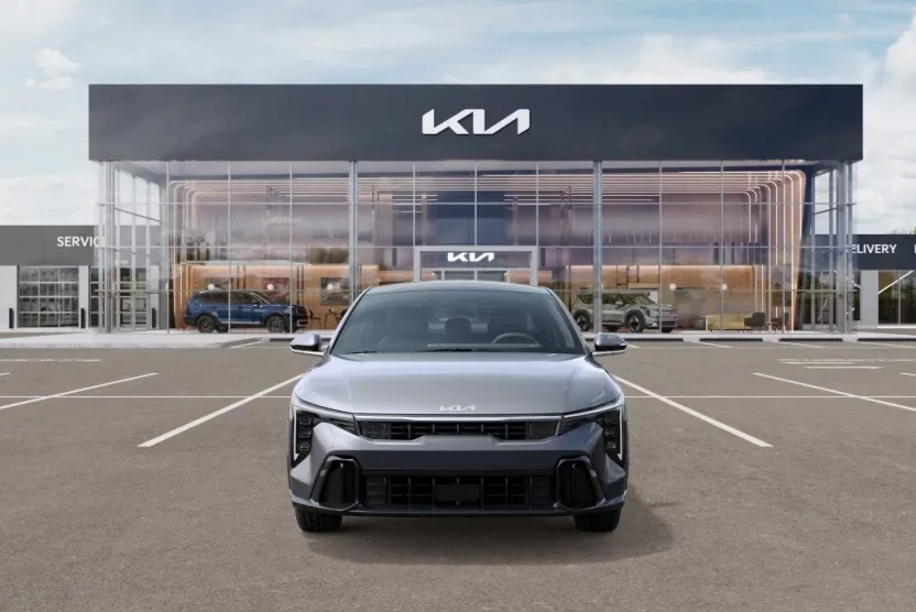 2025 Kia K4 GT-Line photo 1