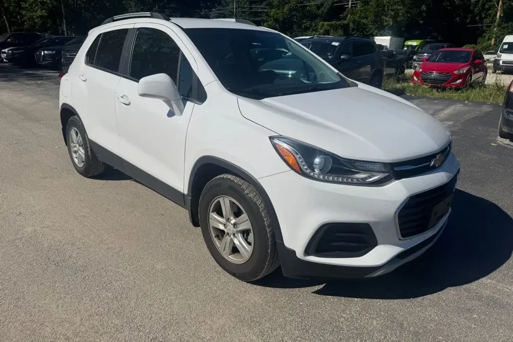 2020 Chevrolet Trax LT photo 1