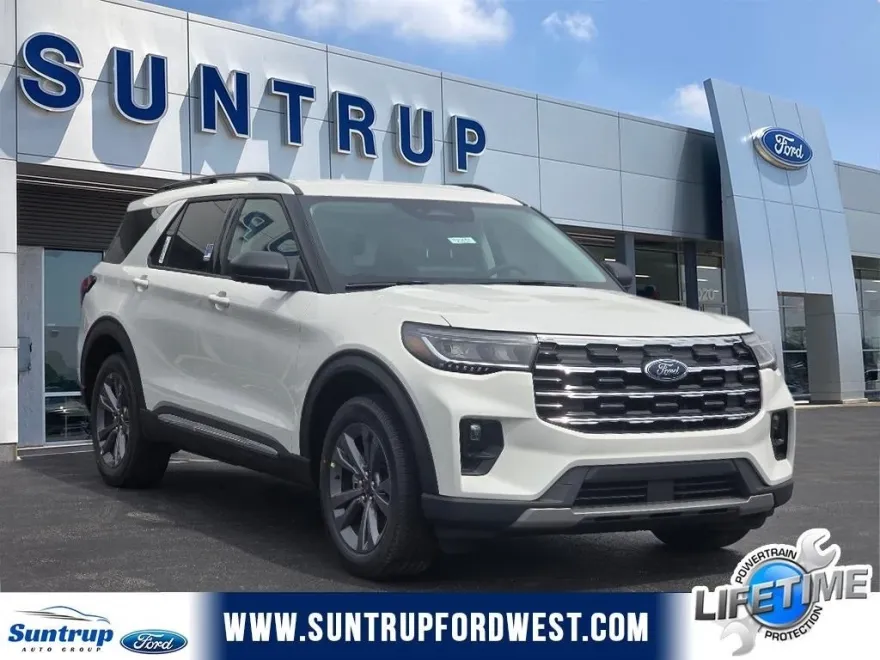 2025 Ford Explorer photo 1