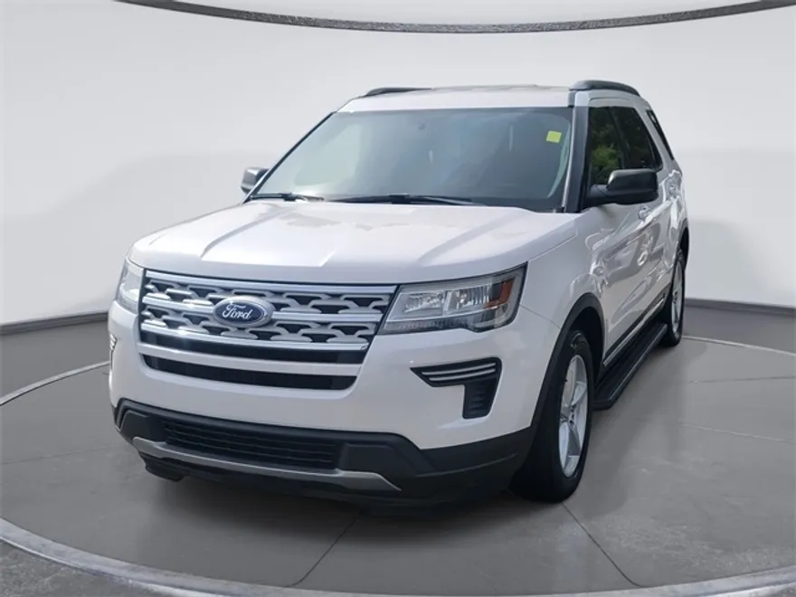 2019 Ford Explorer XLT photo 1