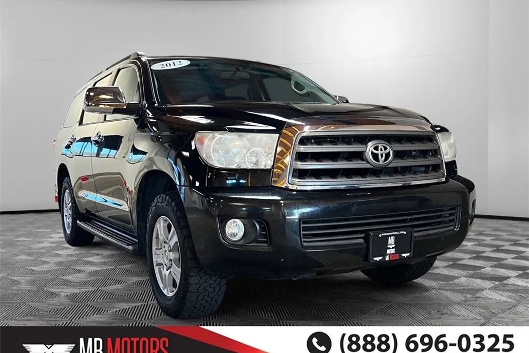 2012 Toyota Sequoia SR5 photo 1