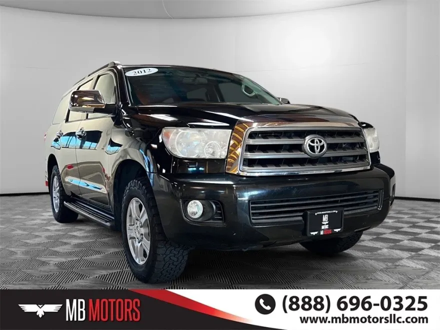 2012 Toyota Sequoia SR5 photo 1