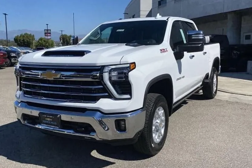 2026 Chevrolet Silverado 2500HD LTZ photo 1