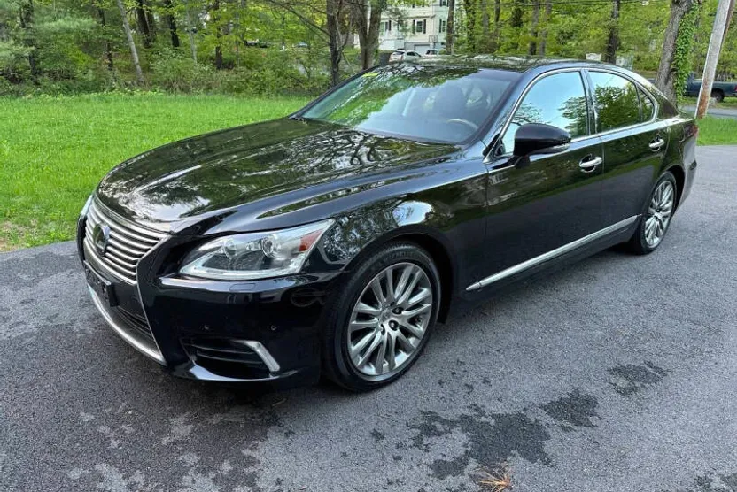 2016 Lexus LS 460 photo 1