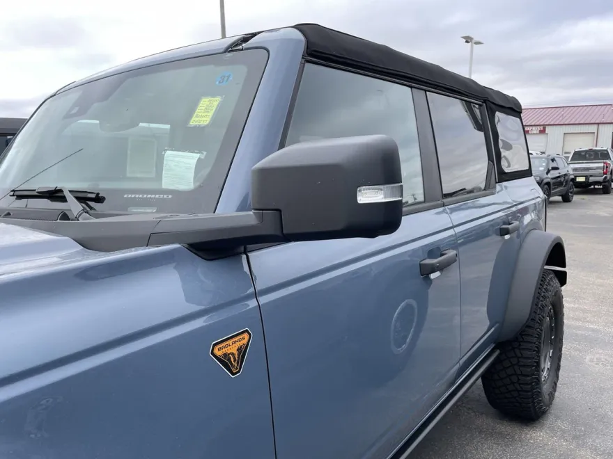2024 Ford Bronco Badlands photo 1