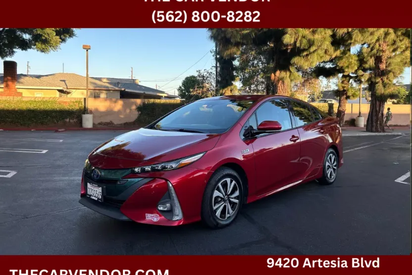 2017 Toyota Prius Prime Three Four photo 1