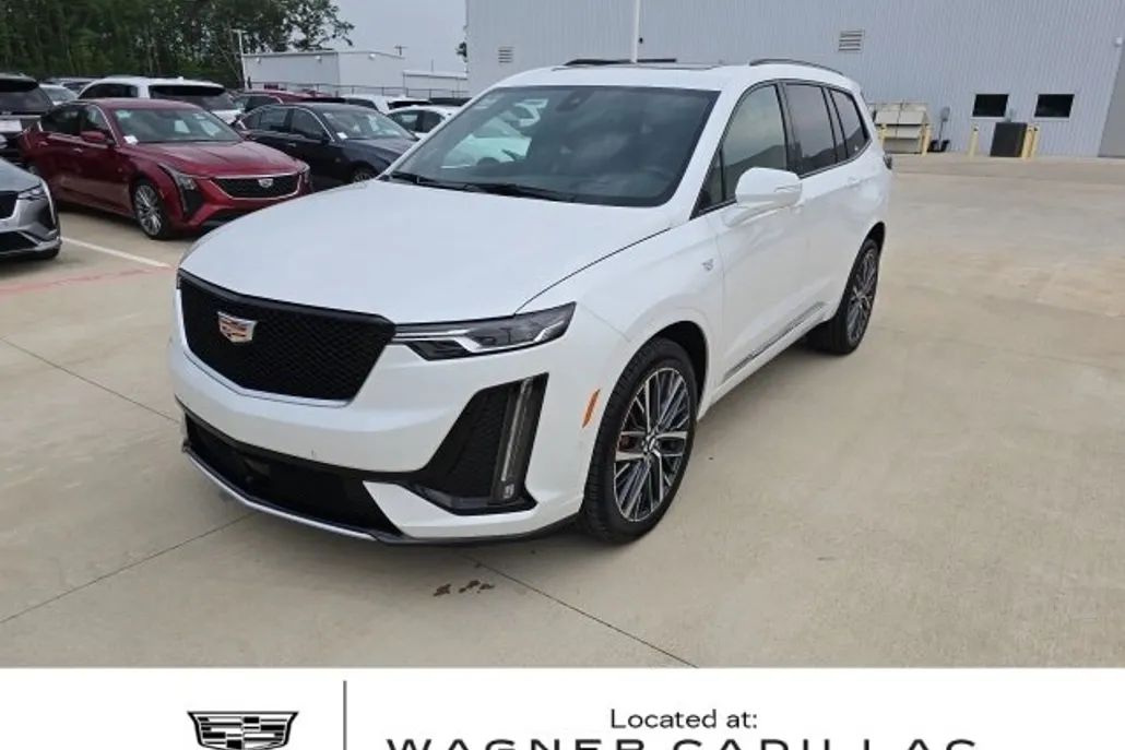 2025 Cadillac XT6 Sport photo 1