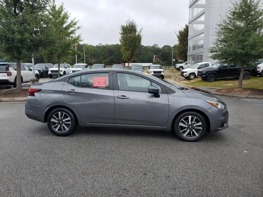 2021 Nissan Versa 1.6 SV photo 1