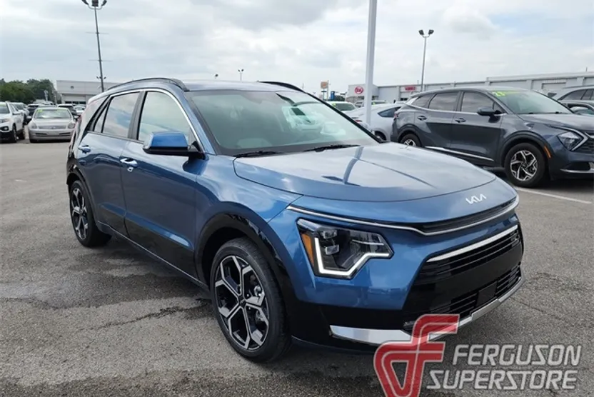 2025 Kia Niro SX Touring photo 1