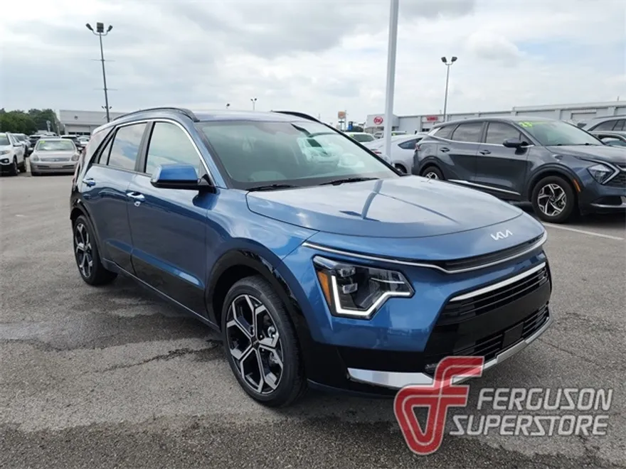 2025 Kia Niro SX Touring photo 1