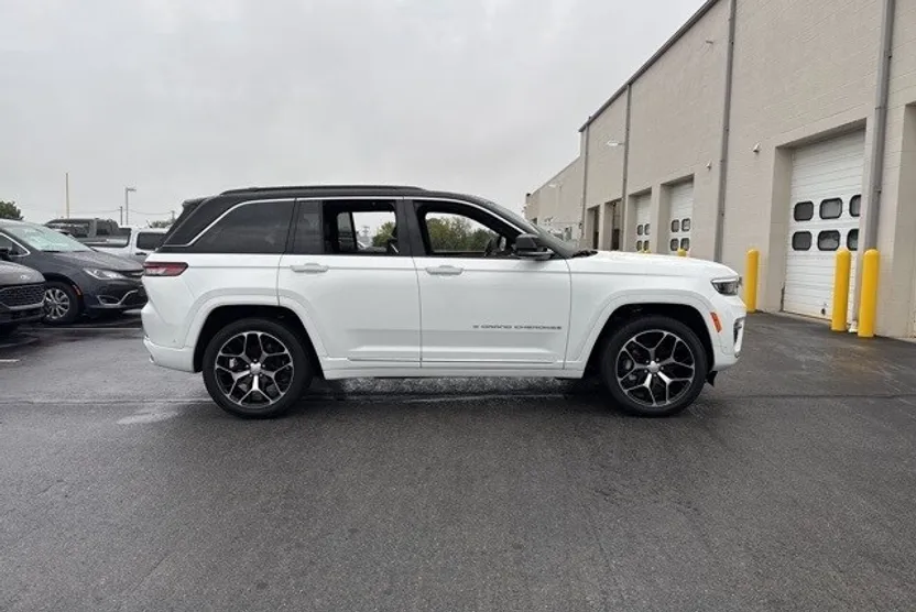 2024 Jeep Grand Cherokee Summit Reserve photo 1