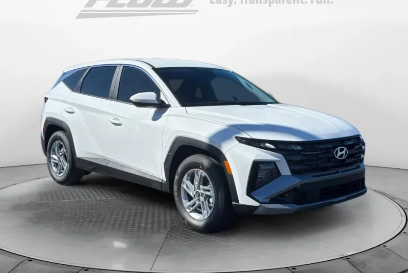 2026 Hyundai Tucson SE photo 1