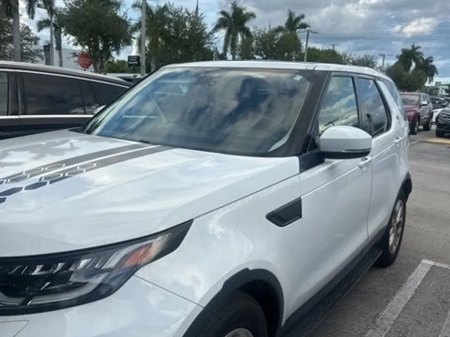 2019 Land Rover Discovery SE photo 1