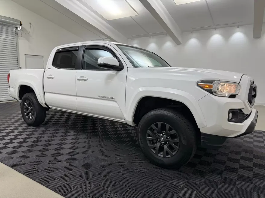 2021 Toyota Tacoma SR5 photo 1