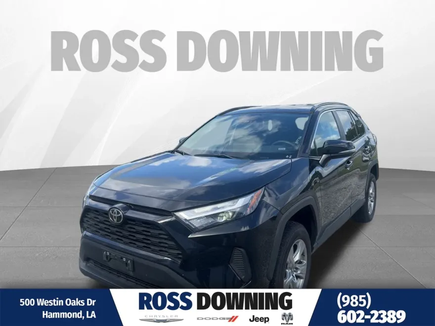 2024 Toyota RAV4 XLE photo 1