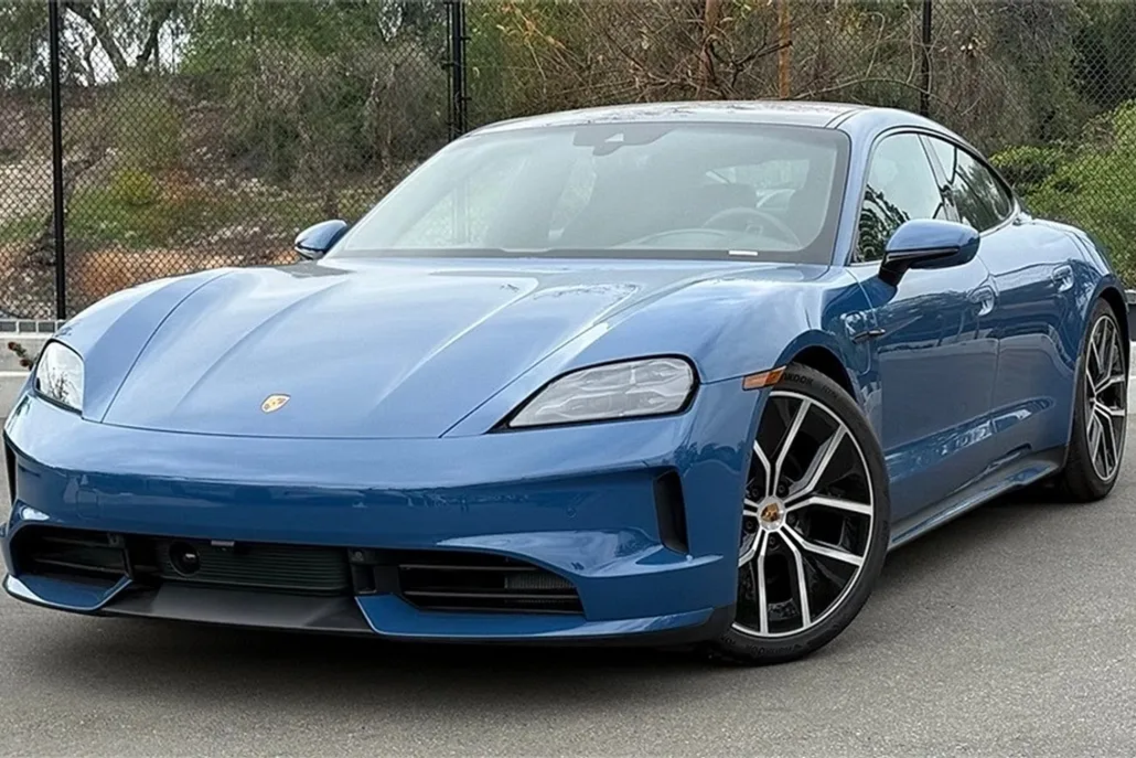 2025 Porsche Taycan S photo 1