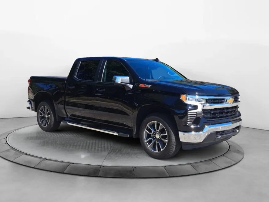 2025 Chevrolet Silverado 1500 LT photo 1