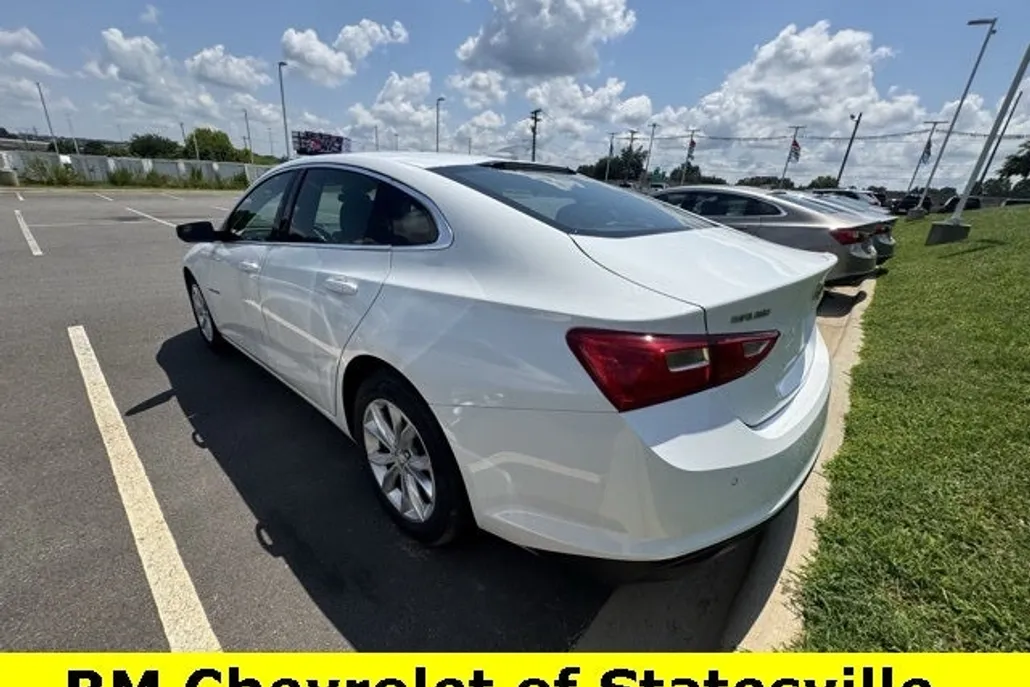 2024 Chevrolet Malibu 1LT photo 1