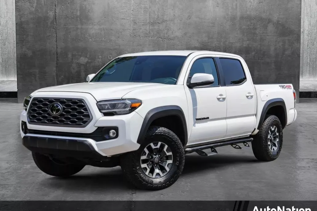 2023 Toyota Tacoma TRD V6 photo 1