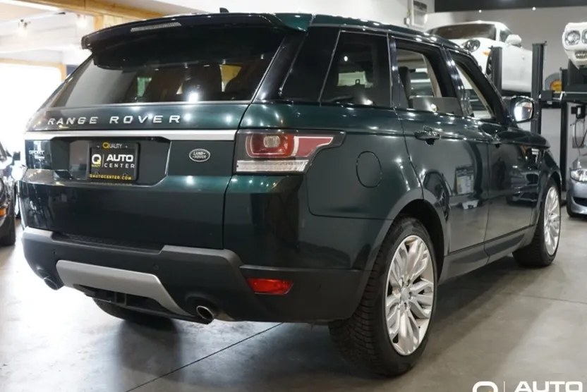 2016 Land Rover Range Rover Sport HSE photo 1