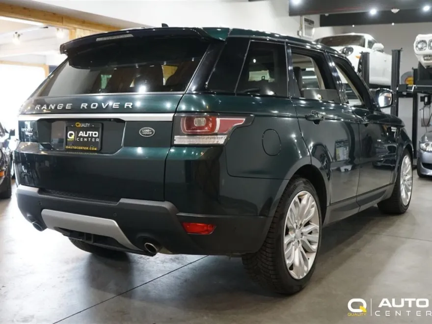 2016 Land Rover Range Rover Sport HSE photo 1