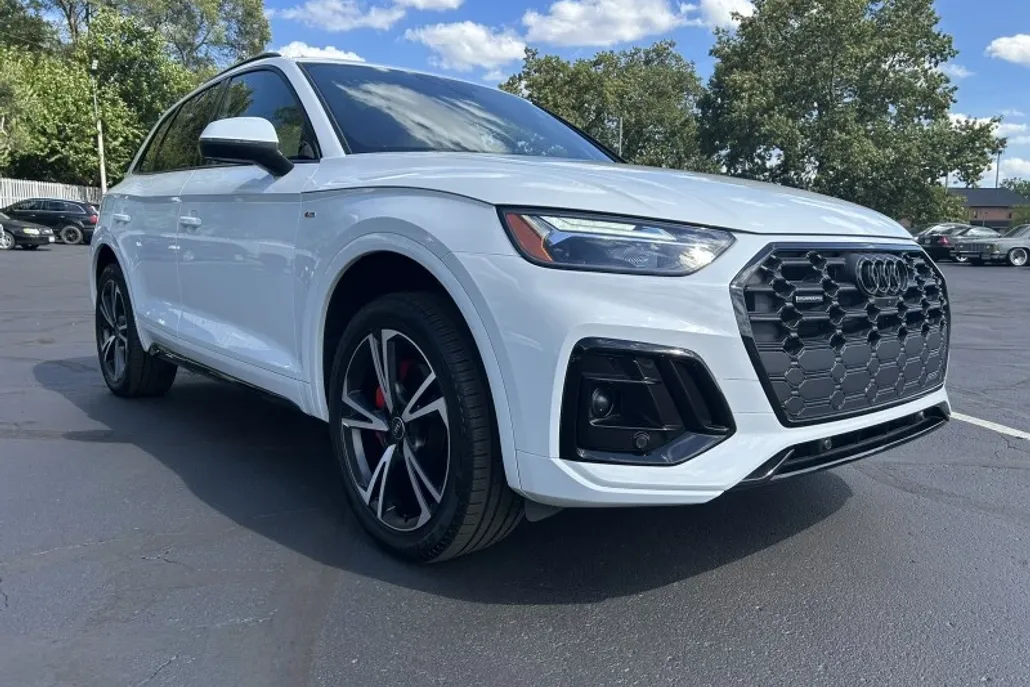 2025 Audi Q5 S line Premium Plus photo 1