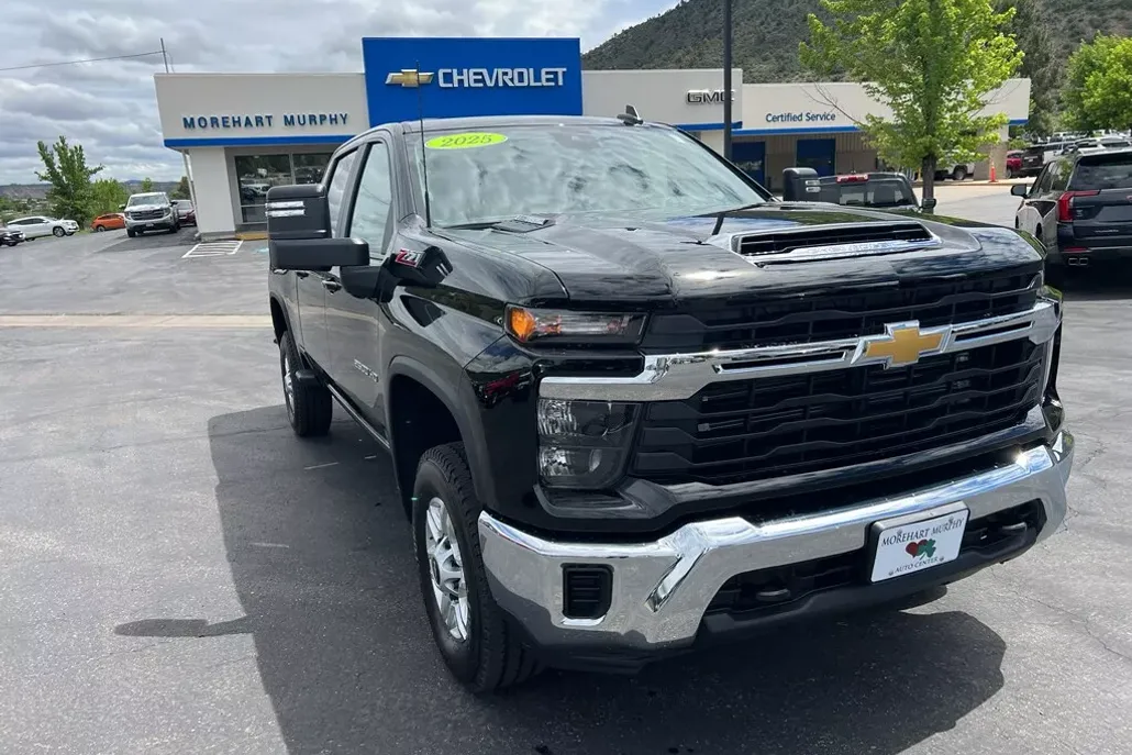 2025 Chevrolet Silverado 2500HD LT photo 1