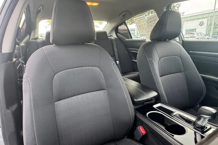 2023 Nissan Altima 2.5 SV photo 1