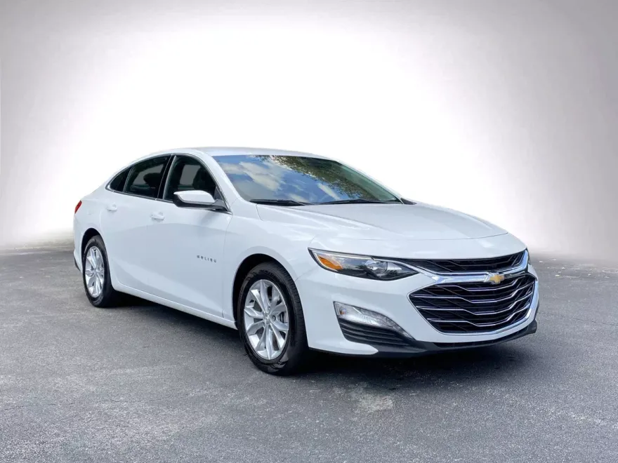 2024 Chevrolet Malibu 1LT photo 1