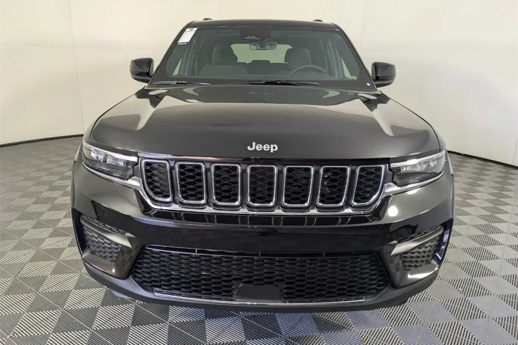 2025 Jeep Cherokee Laredo X photo 1
