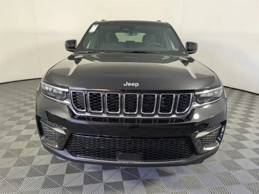 2025 Jeep Cherokee Laredo X photo 1