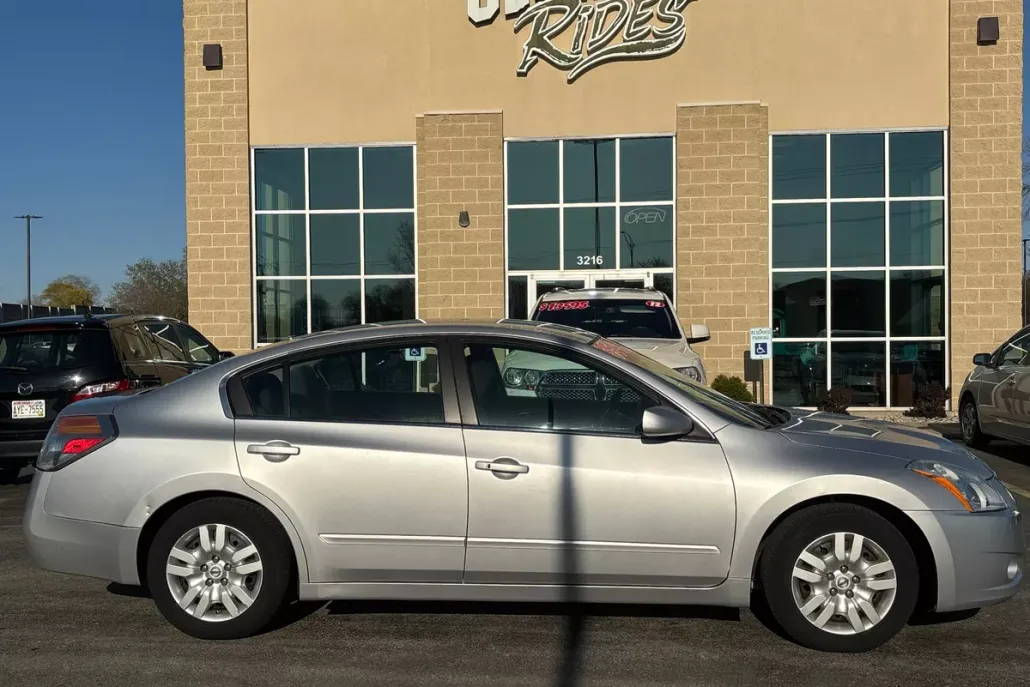 2012 Nissan Altima 2.5 photo 1