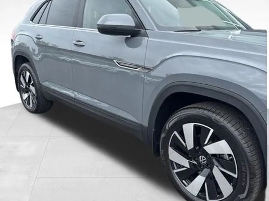 2025 Volkswagen Atlas Cross Sport SE Technology photo 1