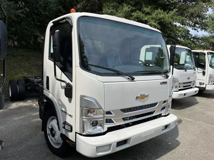 2025 Chevrolet Silverado 4500HD photo 1