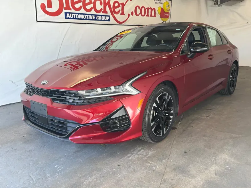 2021 Kia K5 GT-Line photo 1