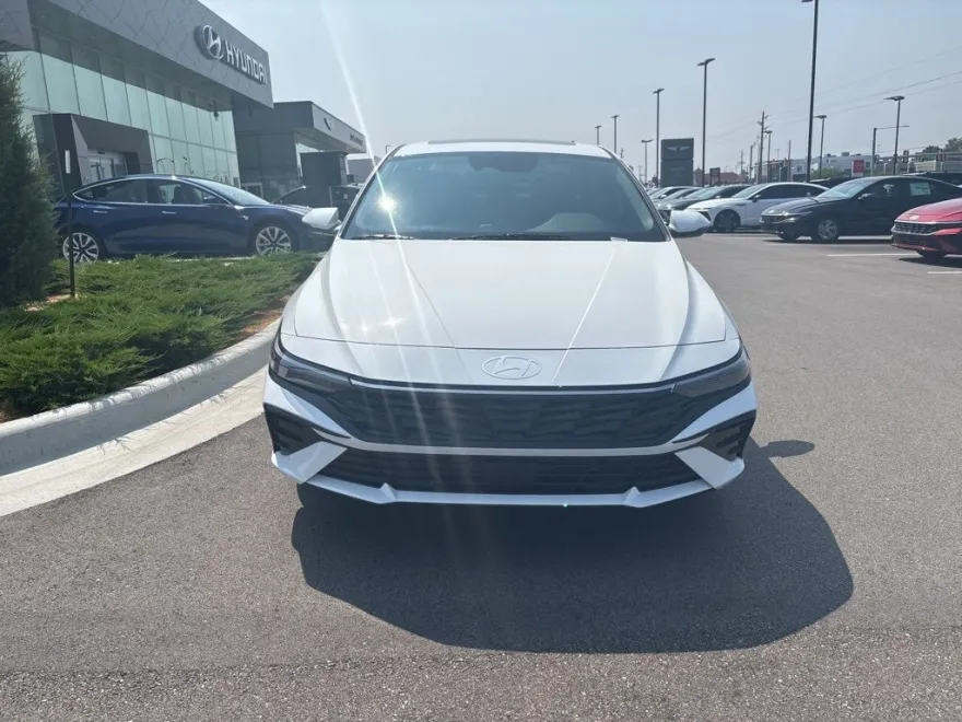 2025 Hyundai Elantra Hybrid Limited photo 1