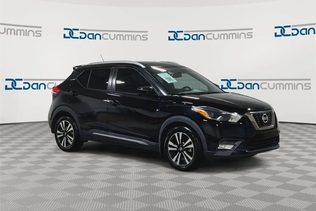 2019 Nissan Kicks SR photo 1