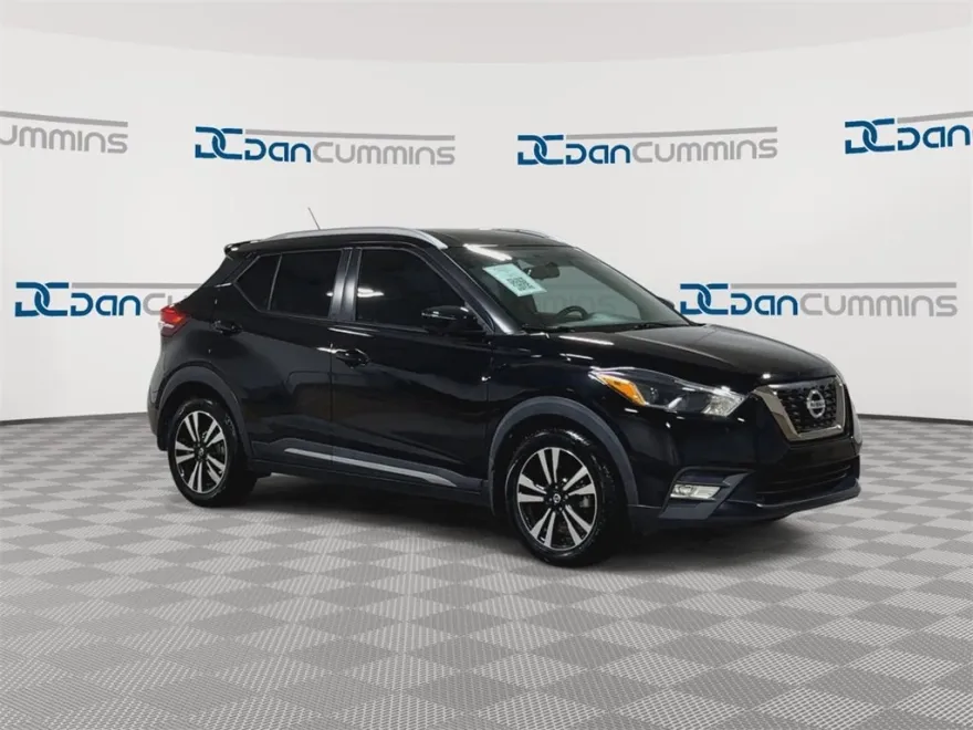 2019 Nissan Kicks SR photo 1