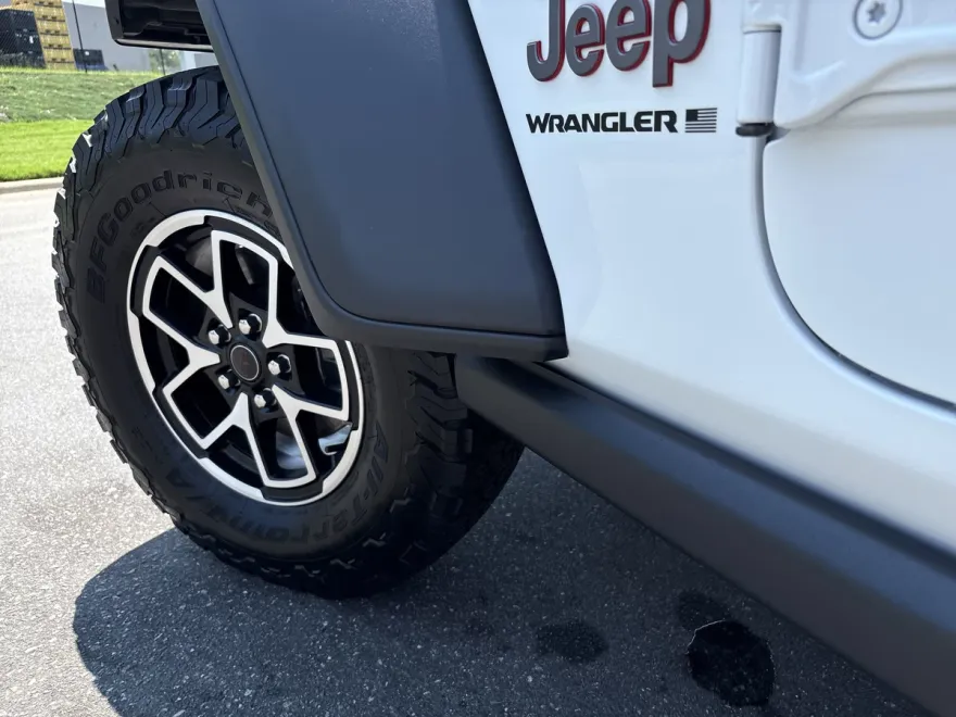 2025 Jeep Wrangler Rubicon photo 1