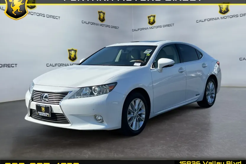 2013 Lexus ES 300h photo 1