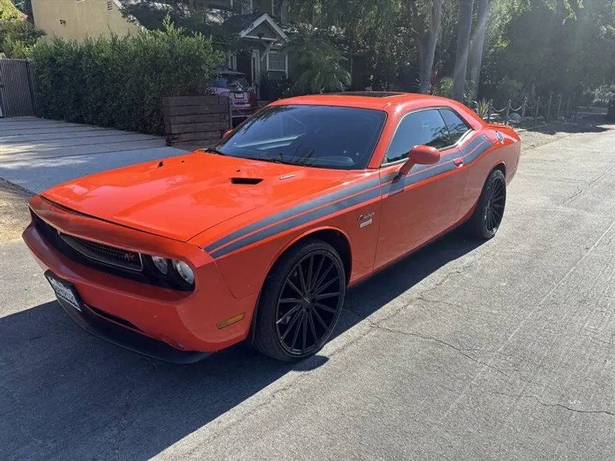 2013 Dodge Challenger R/T photo 1