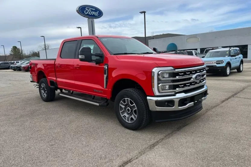 2025 Ford F-250 Lariat photo 1