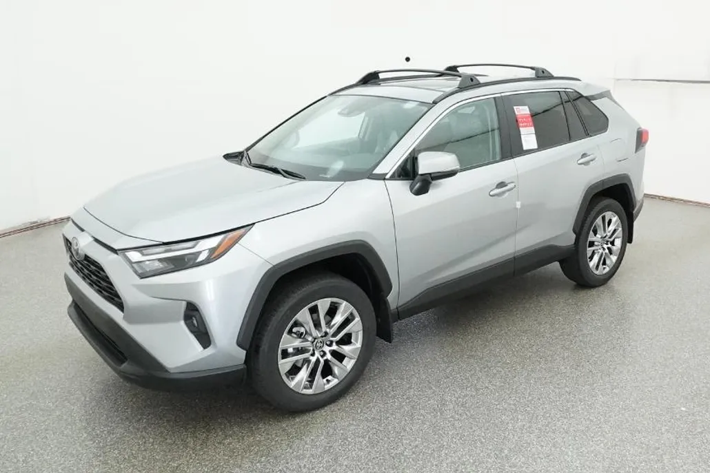 2025 Toyota RAV4 XLE Premium photo 1