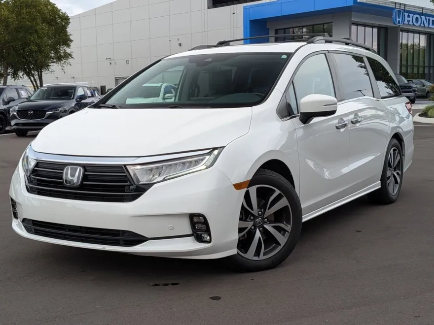 2022 Honda Odyssey Touring photo 1