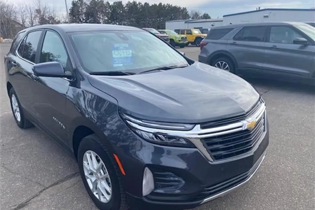 2022 Chevrolet Equinox LT photo 1
