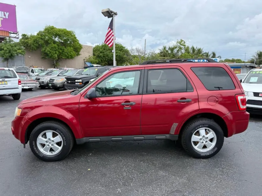 2010 Ford Escape XLT photo 1