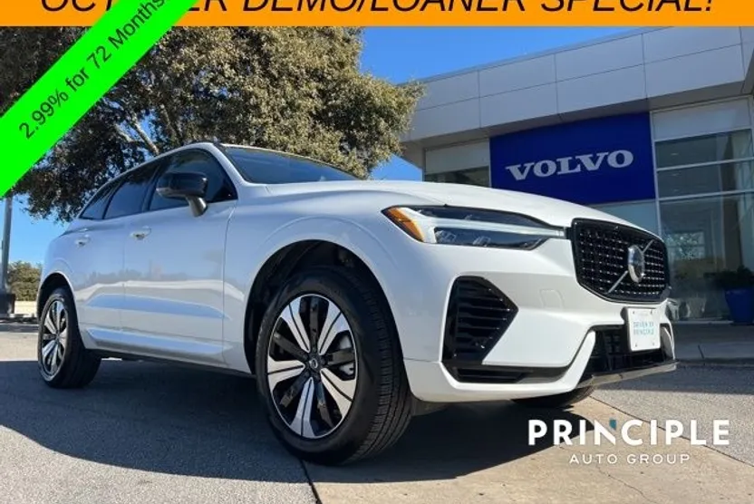 2025 Volvo XC60 Hybrid T8 Core photo 1
